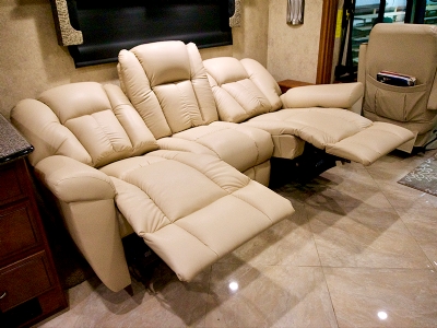 The Best RV Sofas Bradd Hall RV Furniture Blog   Dutchboysofa86sub3 1422 General 