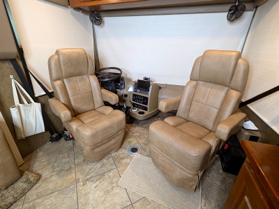 Contoura Captains Chair