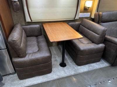 Villa LD/RD Dinette Booth Non Bed